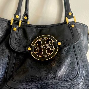 Tory Burch Amanda Bag in Black **SHIPS SAME DAY!!**